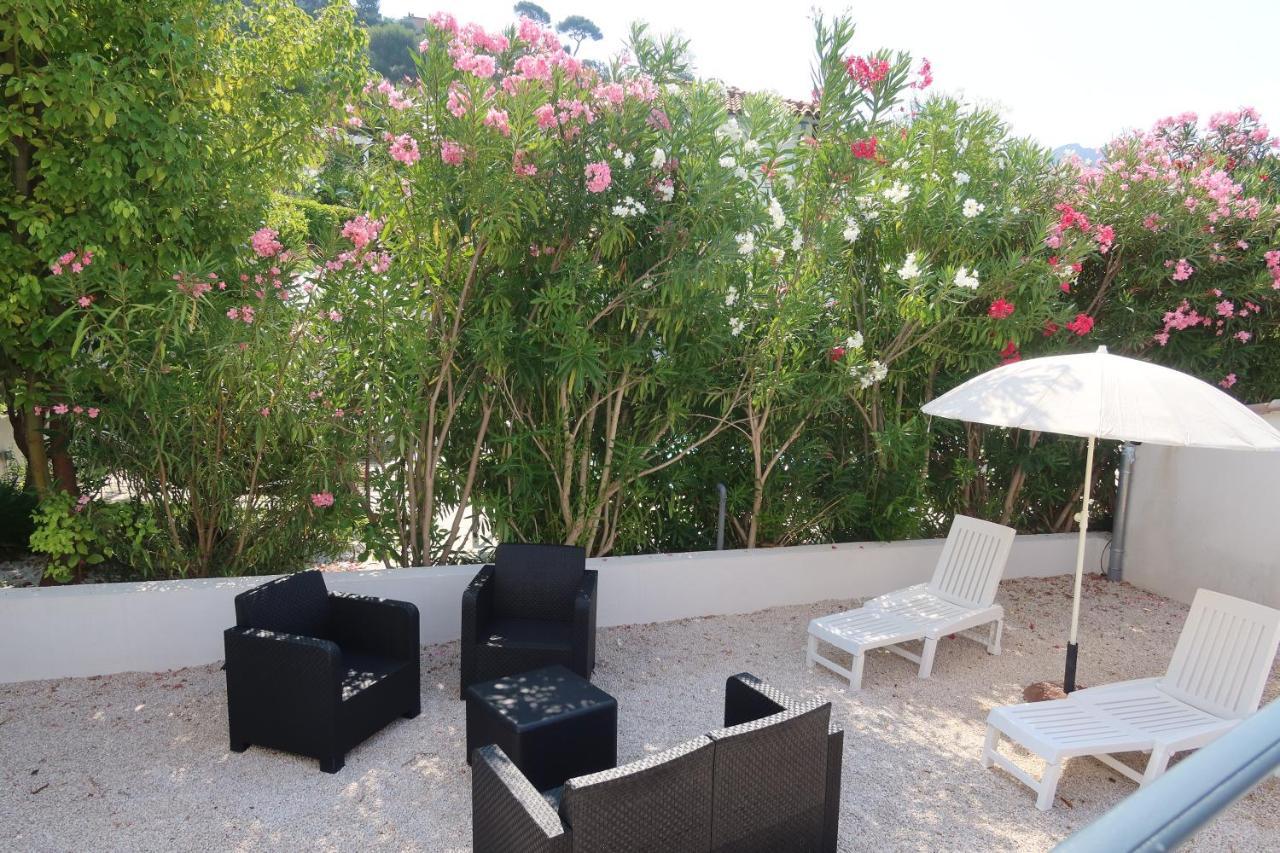 Le Petit Paradis Hébergement de vacances *